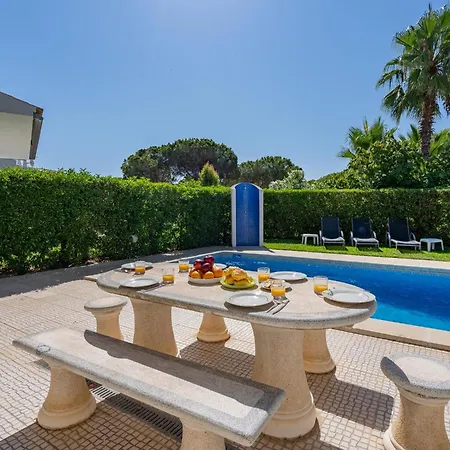 펜션 Moradia Com 4 Quartos, Piscina Em Vale Do Lobo