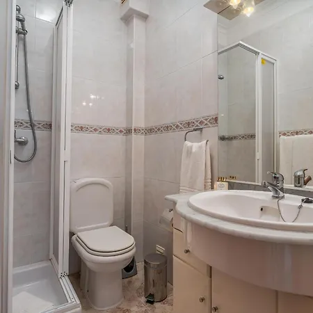 Moradia Com 4 Quartos, Piscina Em Vale Do Lobo *