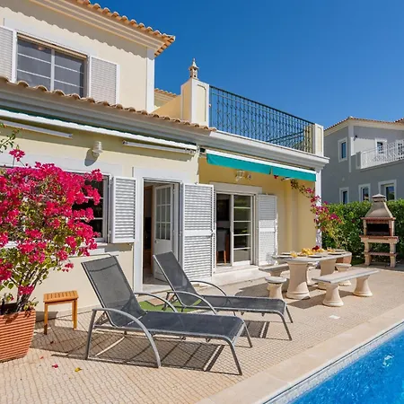 Ferienhaus Moradia Com 4 Quartos, Piscina Em Vale Do Lobo *