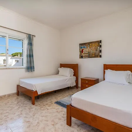 Moradia Com 4 Quartos, Piscina Em Vale Do Lobo 펜션 *