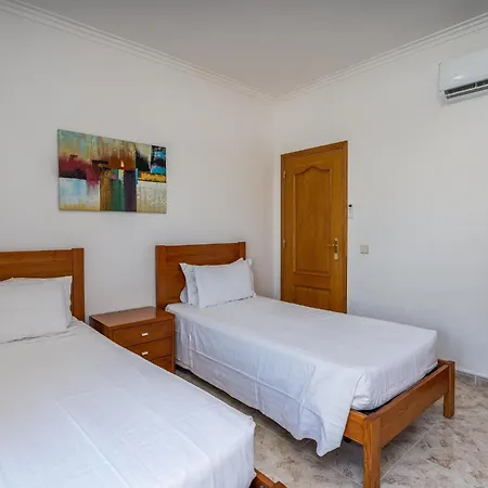 Moradia Com 4 Quartos, Piscina Em Vale Do Lobo בית נופש *