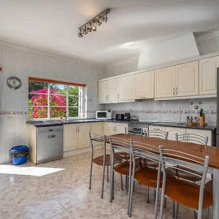 Moradia Com 4 Quartos, Piscina Em Vale Do Lobo Hébergement de vacances Almancil